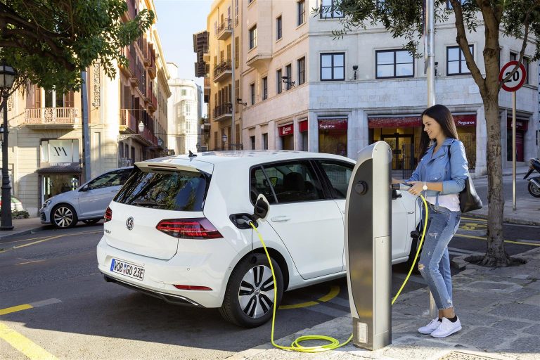 Volkswagen, stop all’Iva sulle auto elettriche